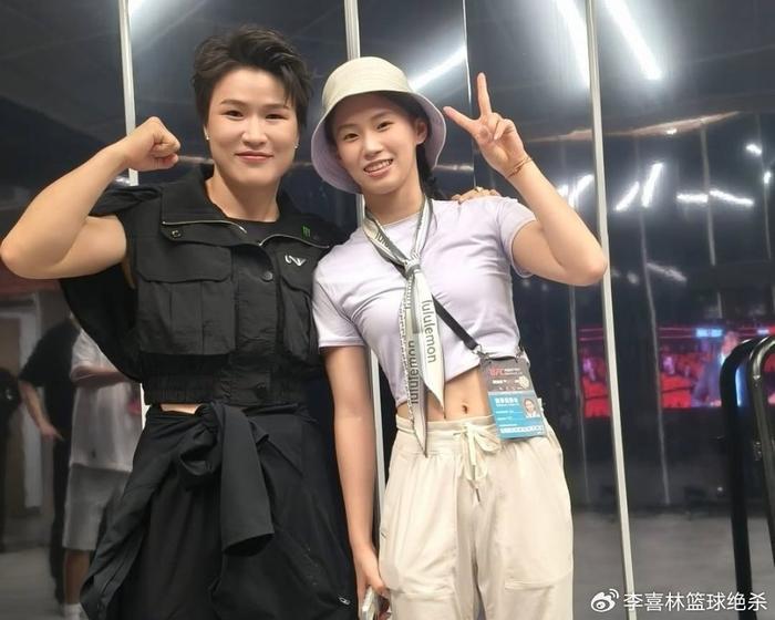 又甜又美!19岁陈芋汐变身女神,张伟丽夸她颜值:你太漂亮了吧