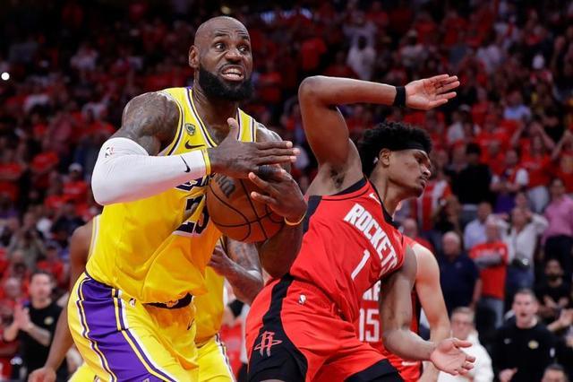 开云体育在线观看-NBA｜湖人3比0拿到赛点，詹姆斯再创里程碑纪录